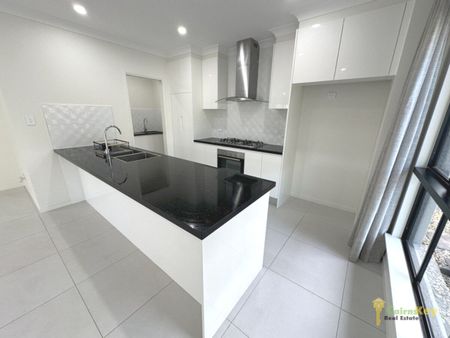 Great Design Large Family Home!! - Photo 2