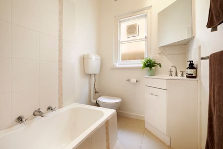 5/5B The Avenue, Balaclava VIC 3183 - Apartment For Rent | Domain - Photo 4