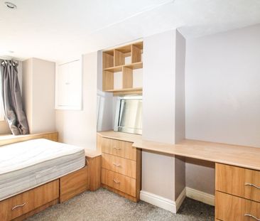 6 bedroom terraced house to rent - Photo 5