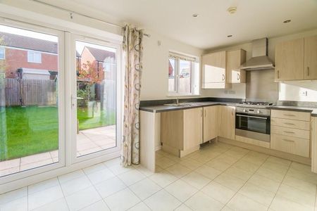 3 bedroom semi-detached house to rent - Photo 4