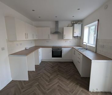 3 bedroom terraced house to rent - Photo 6