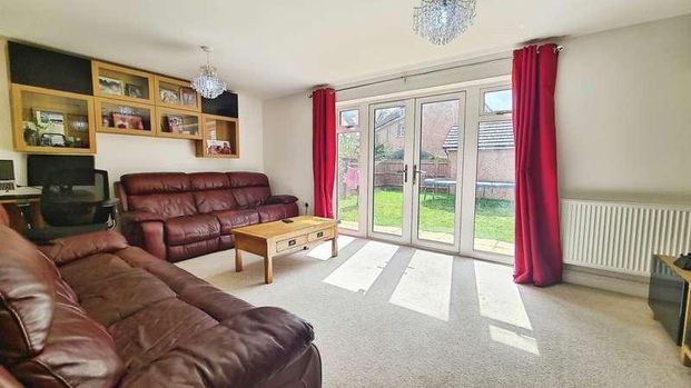 Marlow Place, Spencers Wood, Reading, Berkshire, RG7 - Photo 1