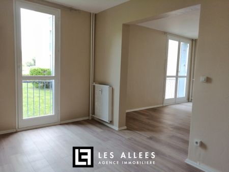 APPARTEMENT T4 EN REZ DE CHAUSSEE SURELEVE - Photo 4