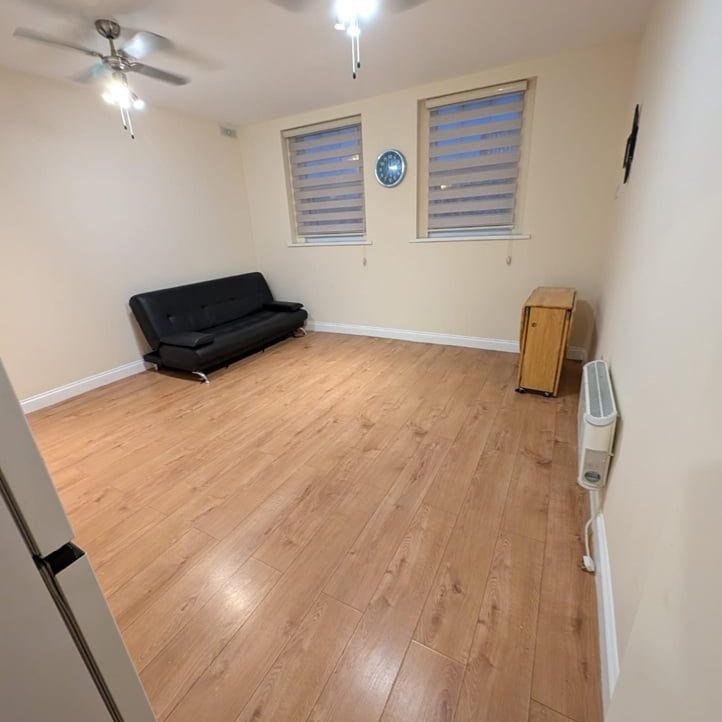 1 Bed Flat, East India Dock Road, E14 - Photo 1