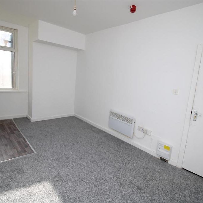 Ground floor flat to rent - Photo 1