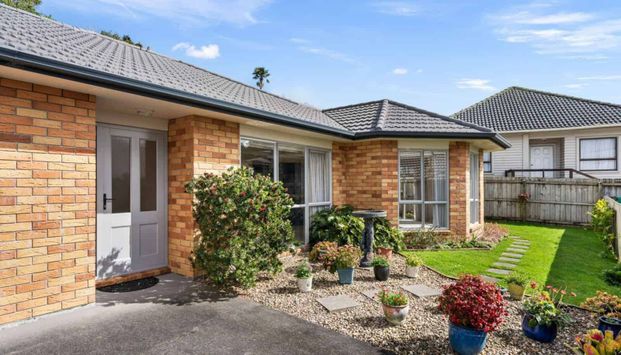 Modern comfort in a convenient Onerahi location - Photo 1