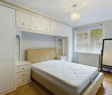 4 bedroom terraced house to rent - Photo 4