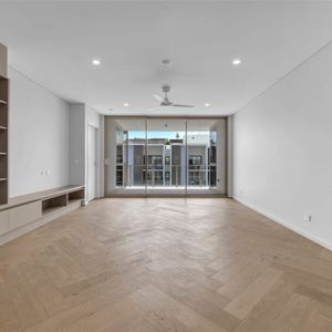 Luxury Riverside Living - 2-Bed + MPR Residence - Photo 3