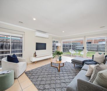 Well appointed and versatile three bedroom residence in quiet and c... - Photo 4