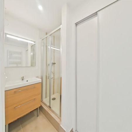 Location Appartement 1 pièce Meublé 27m² VALENCE 26000 - Photo 3