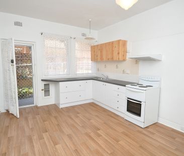 2 bedroom apartment in the heart of Gosford - Photo 2