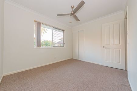 Accross the M1 from Robina Town Centre - Photo 5