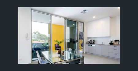 Modern Apartment in Prime Parkside Location - Photo 2