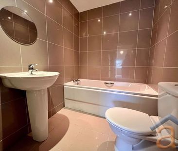 To Let – Chestnut Gardens, Park Avenue, PR9 – Two Bedroom Apartment - Photo 6