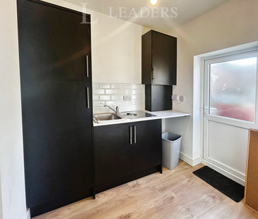 4 bedroom house to rent Lane Road, Wolverhampton, WV4 - Photo 6