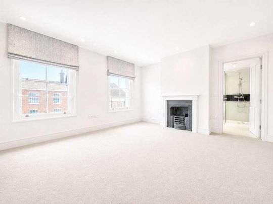 Beaufort Yard, Castle Street, Farnham, Surrey, GU9 - Photo 1