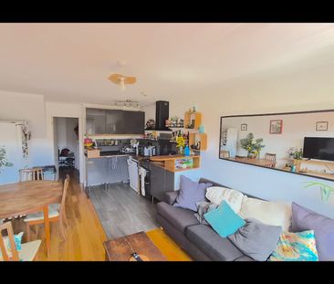 3 Bed Maisonette, Staveley Close, E9 - Photo 2