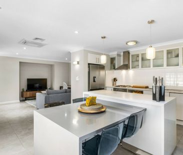 Unlock Comfort: Your Furnished Modern Retreat Awaits - Photo 1