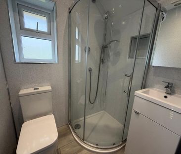 2 bedroom end of terrace house to rent - Photo 5