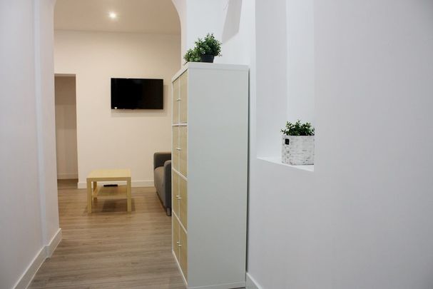 Large and beautiful room in Núñez de Balboa Street - Photo 1