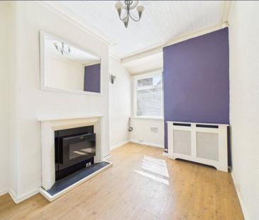 4 Bed Terraced House, Cedric St, M5 - Photo 6