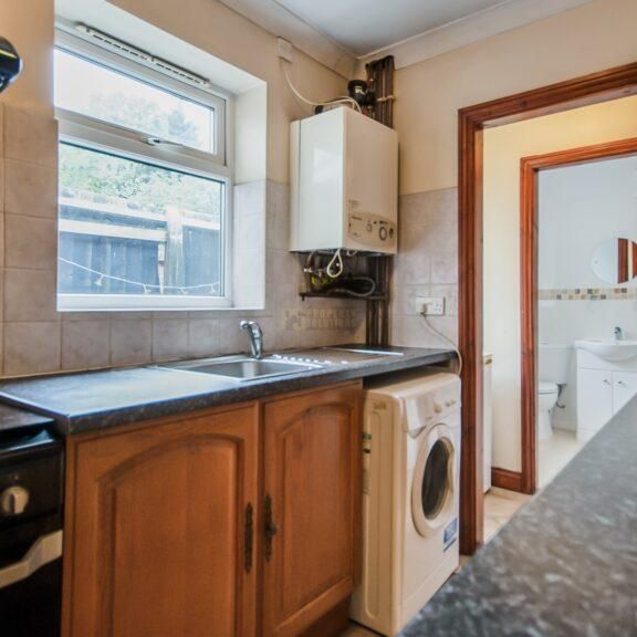 4 bedroom terraced house to rent - Photo 1