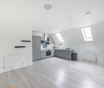 To Let 2 Bedroom Flat - Photo 5