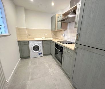 2 bedroom apartment to rent The Piazza, Sovereign Harbour South, Ea... - Photo 4