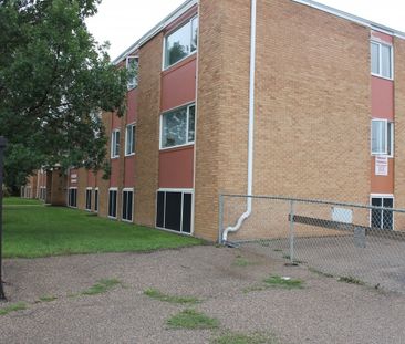 Westgate Apartments - 1919 22nd Street West - Photo 6