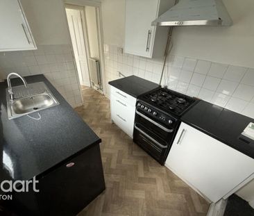 3 bedroom end of terrace house to rent - Photo 3