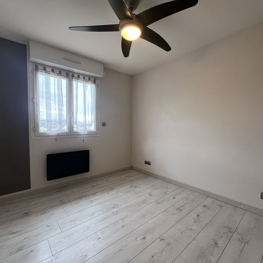 Location Appartement 3 pièces 75m² ST LAURENT DU VAR 06700 - Photo 1