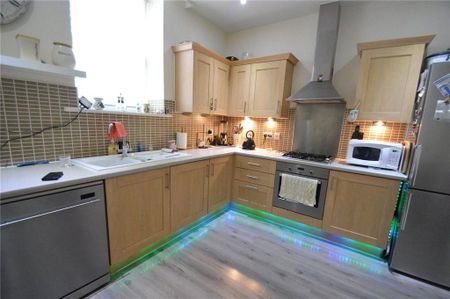 3 bedroom apartment to rent - Photo 5