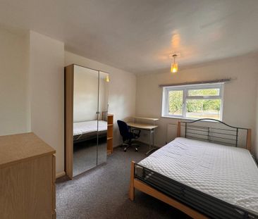 3 Garendon Road - Great Location and additional parking at the rear... - Photo 2