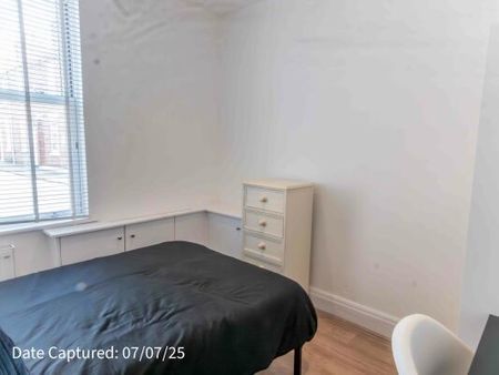 13, Earle Street - Photo 4