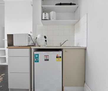 Redfern - Photo 2