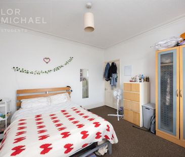 5 bedroom end of terrace house to rent - Photo 4