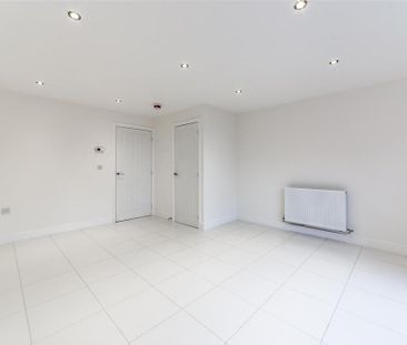 2 bedroom semi-detached house to rent - Photo 2