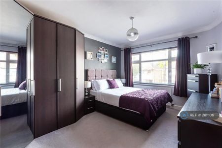 3 bedroom semi-detached house to rent - Photo 2