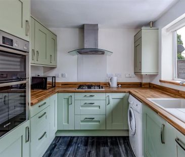 2 bedroom semi-detached house to rent - Photo 6