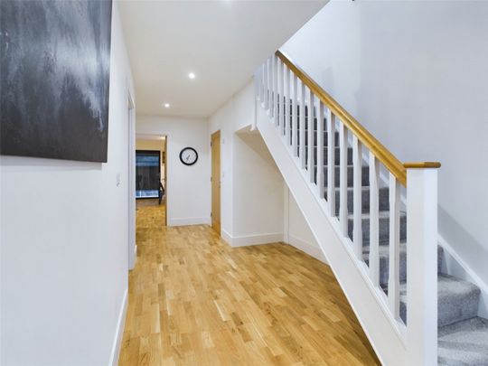 4 Bed Semi-detached house To Rent - Photo 1