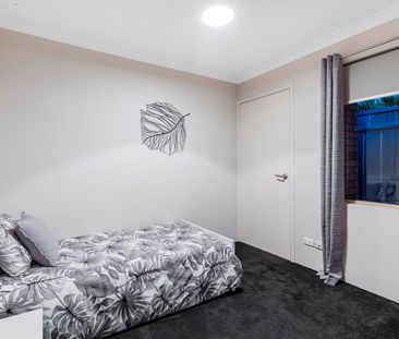 CALLING ALL FOODIES & ENTERTAINERS! - Photo 5