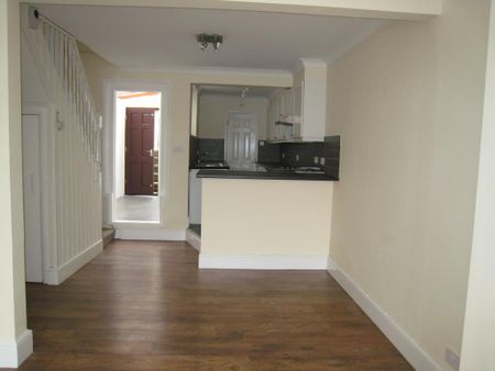 2 bedroom terraced house to rent - Photo 3