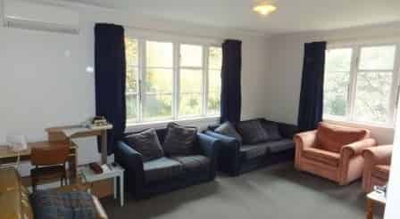 Lovely three bedroom home plus sleepout - Photo 3