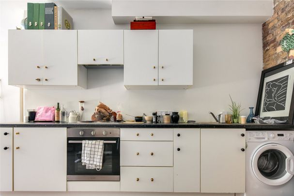 Florfield Passage, E8 - Photo 1