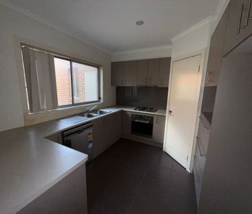 Modern Townhouse - Perfectly Positioned! - Photo 2