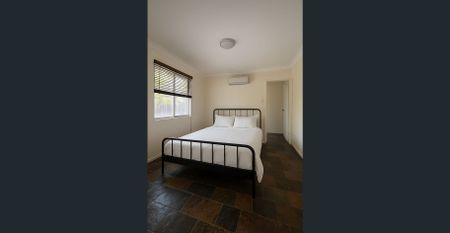 Spacious 5-Bedroom House in Leichhardt – Group-Friendly & Fully Furnished - Photo 4