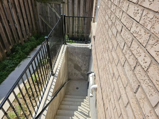 For Lease - 52B Rivendell Trail, Toronto, Ontario - Photo 1