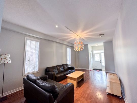 For Lease - 21 Fitzroy Avenue, Markham, Ontario - Photo 1