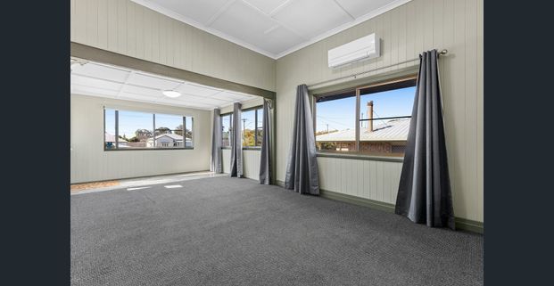 Four bedroom high set home close to town - Photo 1
