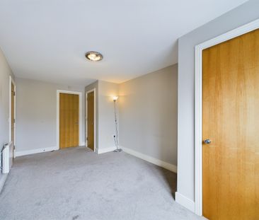 2 bed to rent in St. Davids Square, London, E14 - Photo 1